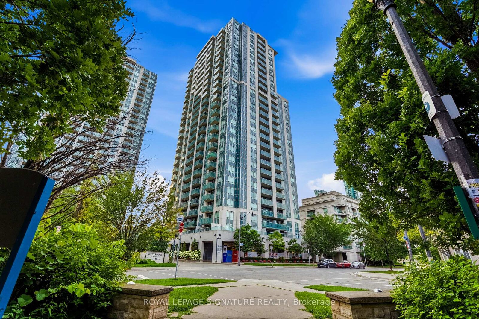 Property Photo:  16 Harrison Garden Boulevard 1609  ON M2N 7J6 