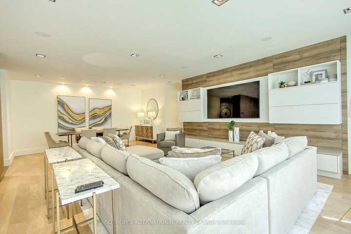 Property Photo: 20 Blue Jays Way 2101 ON M5V 3W6