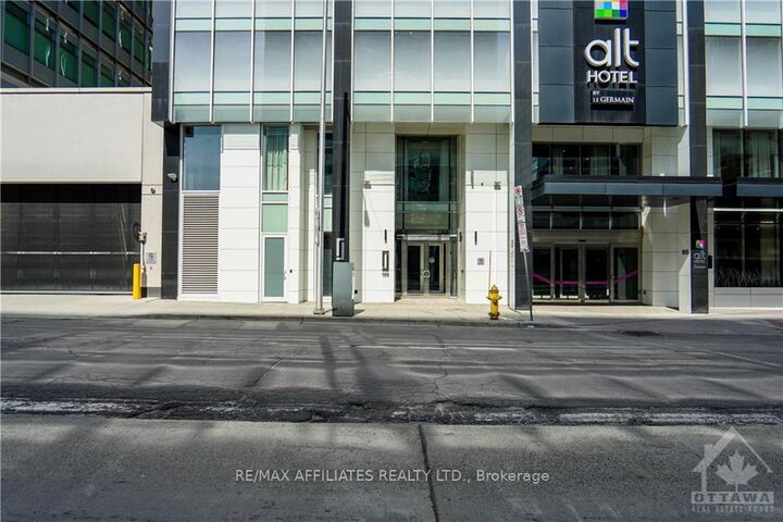 Property Photo:  199 Slater Street 1805  ON K1P 5M7 