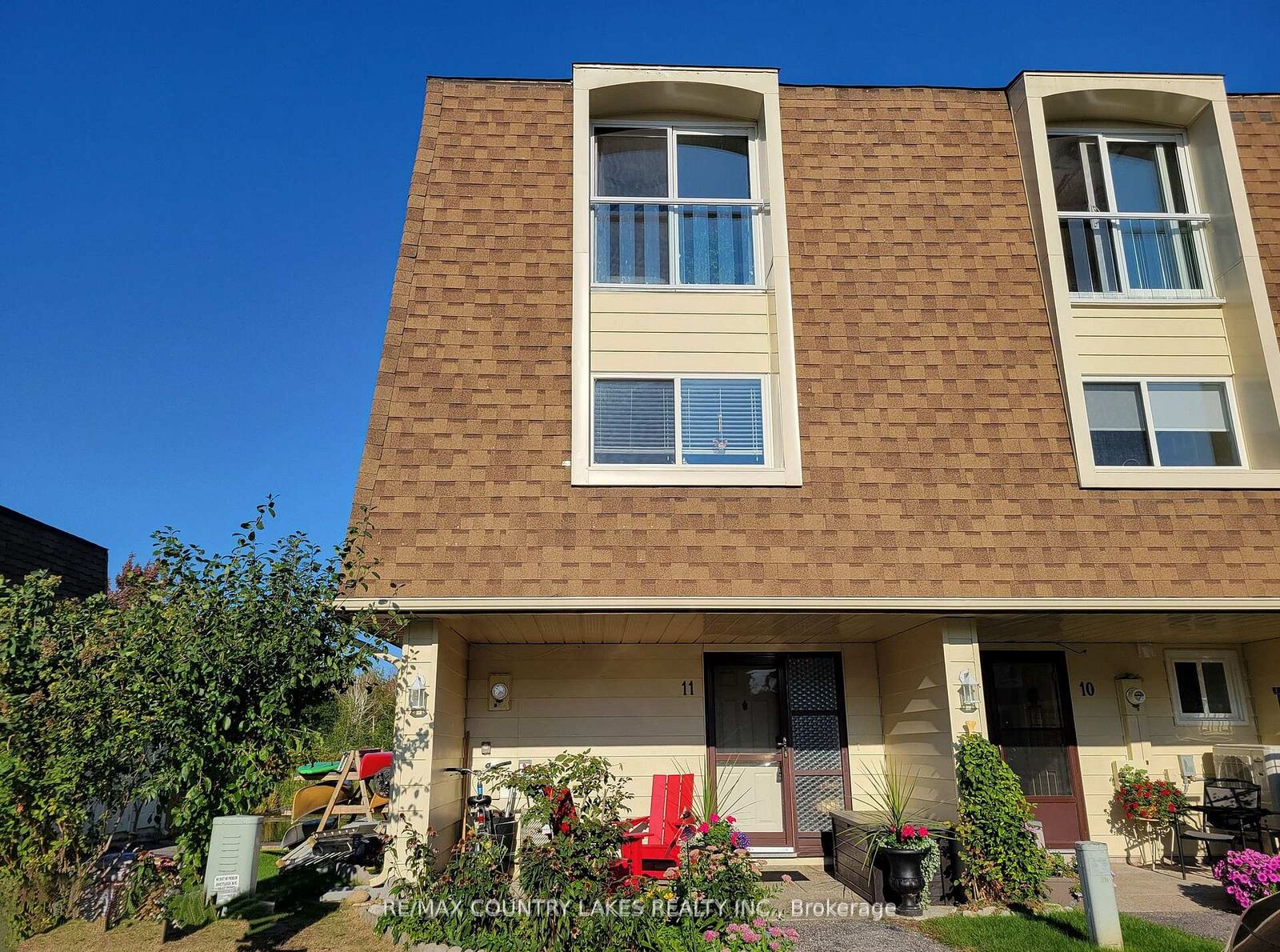 Property Photo: 4 Paradise Boulevard 11 ON L0K 1B0