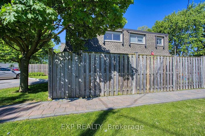 Property Photo: 7 Viking Court 404 ON L3M 3T8