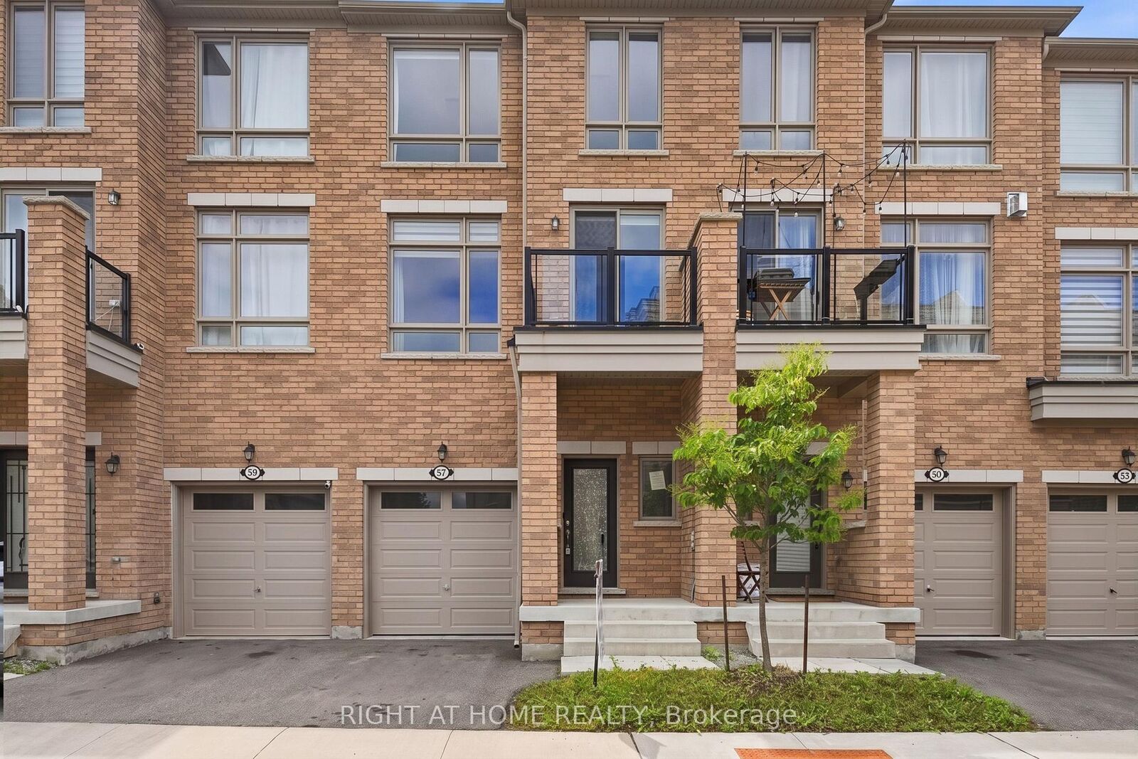 Property Photo: 57 Drover Circle ON L4A 7G4