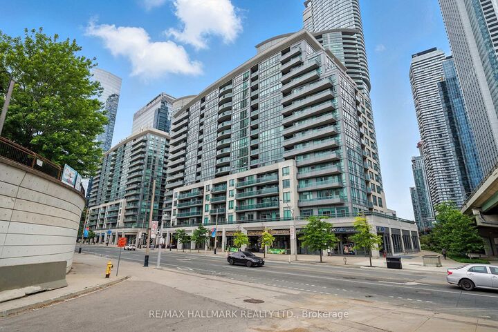 Property Photo: 25 Lower Simcoe Street 301 ON M5J 3A1
