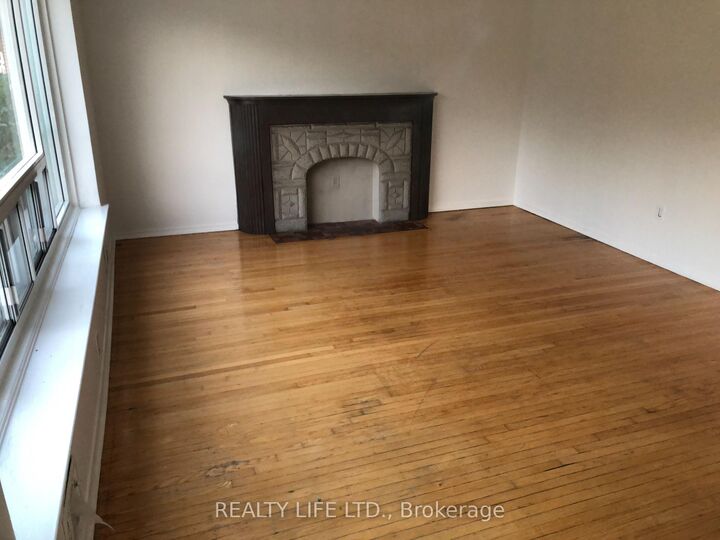 Property Photo: 54 Garside Crescent ON M6M 2Z6