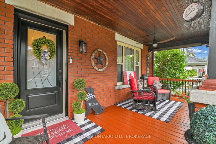 Property Photo:  214 Fourth Street W  ON K6J 2S1 