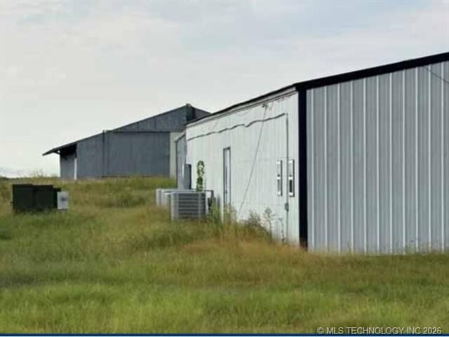Property Photo: 10190 S 426 Road OK 74036
