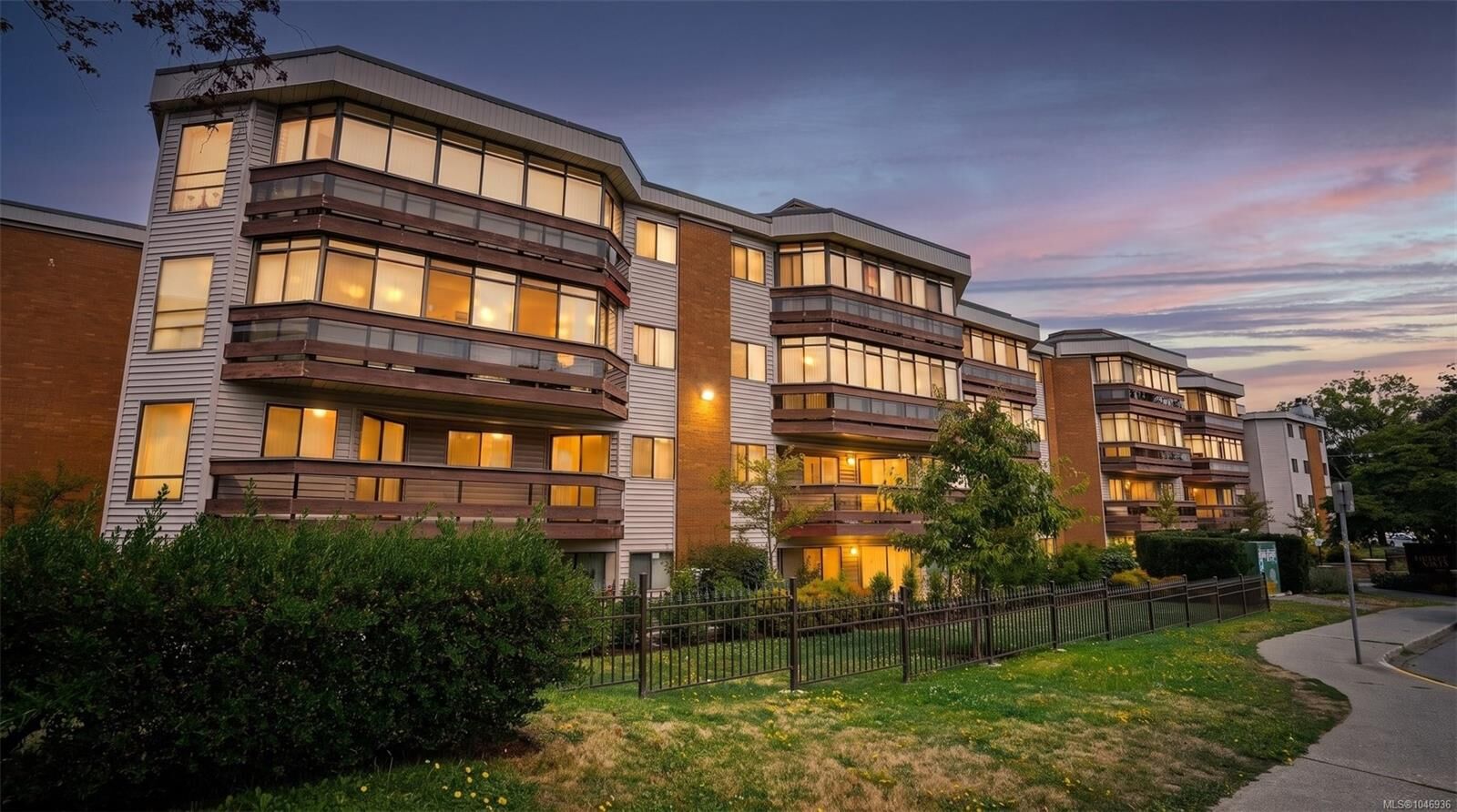 Property Photo:  1560 Hillside Ave #201  BC V8T 5B8 