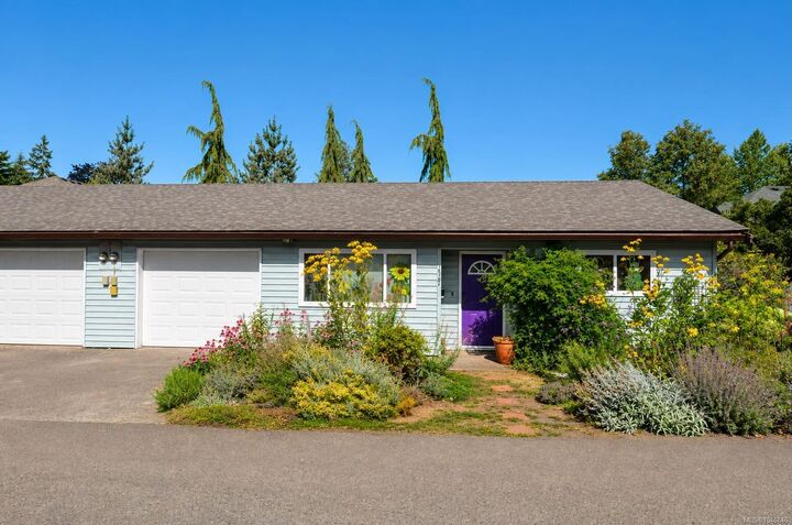 Property Photo: 1670 Piercy Ave #F BC V9N 3E9