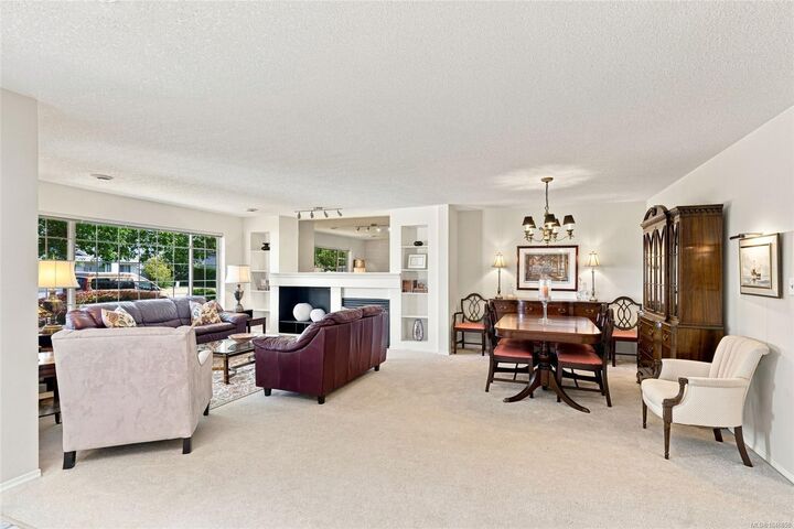 Property Photo: 258 Mulberry Pl BC V9P 2S7
