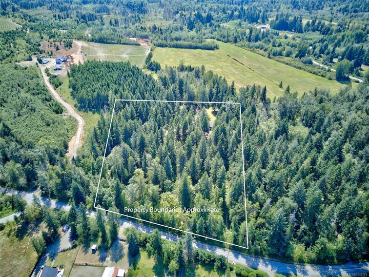 Property Photo: 3569 Macaulay Rd BC V9J 1E4