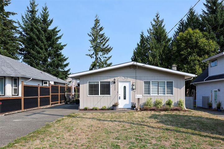 2598 Willard Ave — photo 1