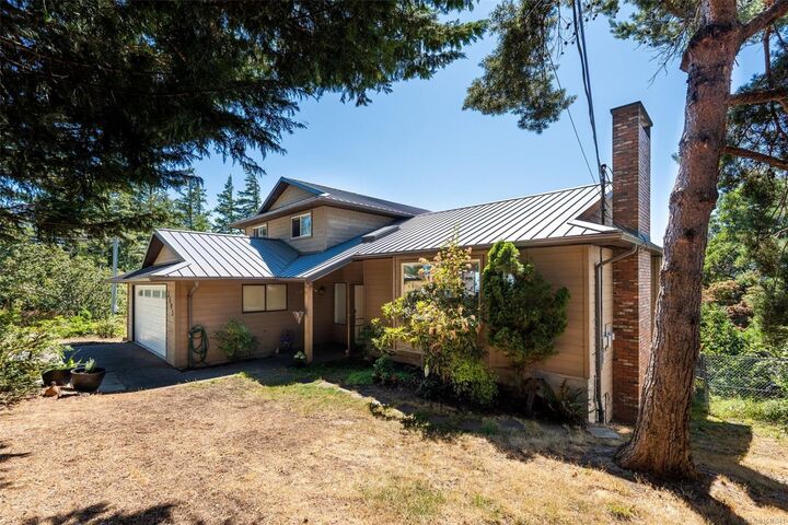 Property Photo: 3505 Fulton Rd BC V9C 3N2