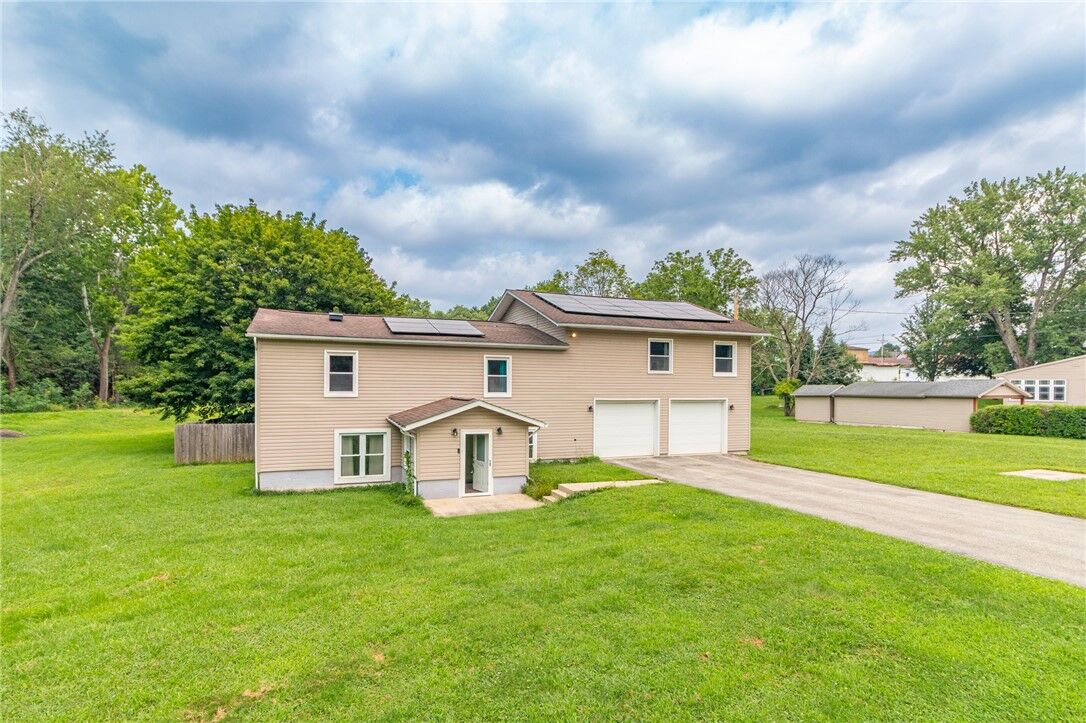 Property Photo:  558 Market St  PA 15923 
