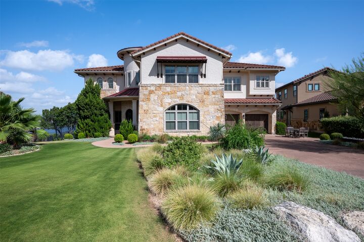 Property Photo:  316 Martinique Pass  TX 78734 