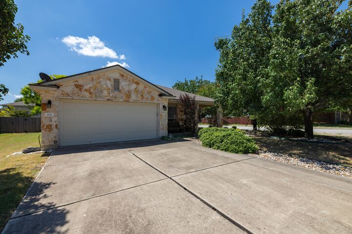 Property Photo: 920 Flanagan Drive TX 78641