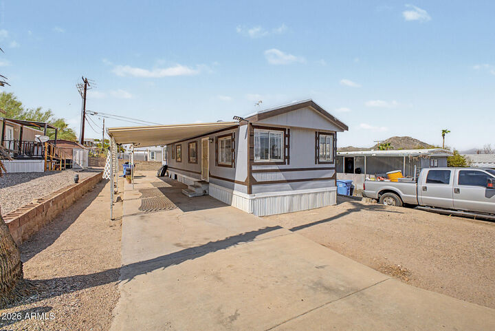 Property Photo: 1908 E Dahlia Drive AZ 85022
