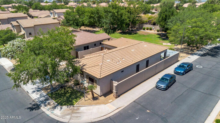 Property Photo: 948 E Savannah Drive AZ 85225