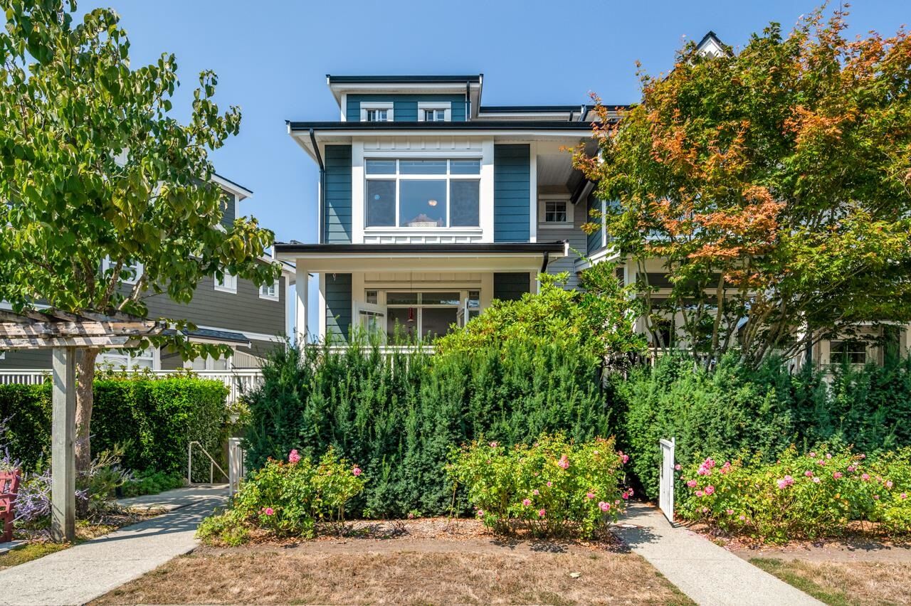 Property Photo: 4311 Bayview Street 5 BC V7E 6S5