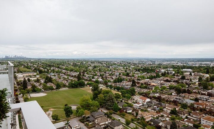 Property Photo: 485 W 42nd Avenue 2001 BC V5Y 0R6