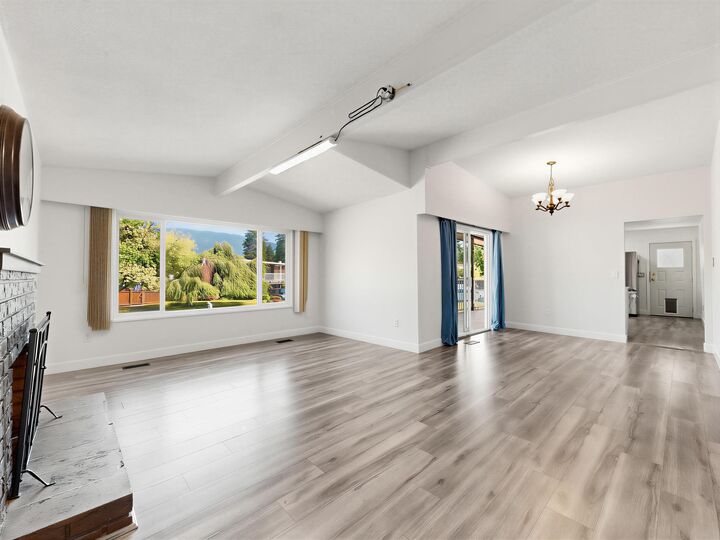 Property Photo: 1152 Glade Court BC V3B 1R5