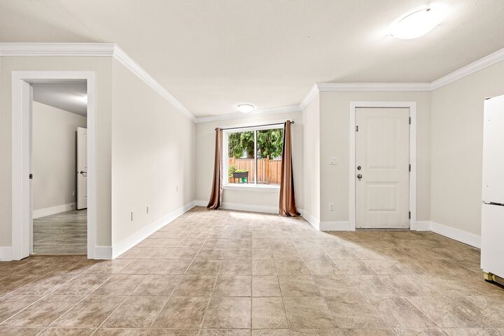 Property Photo:  