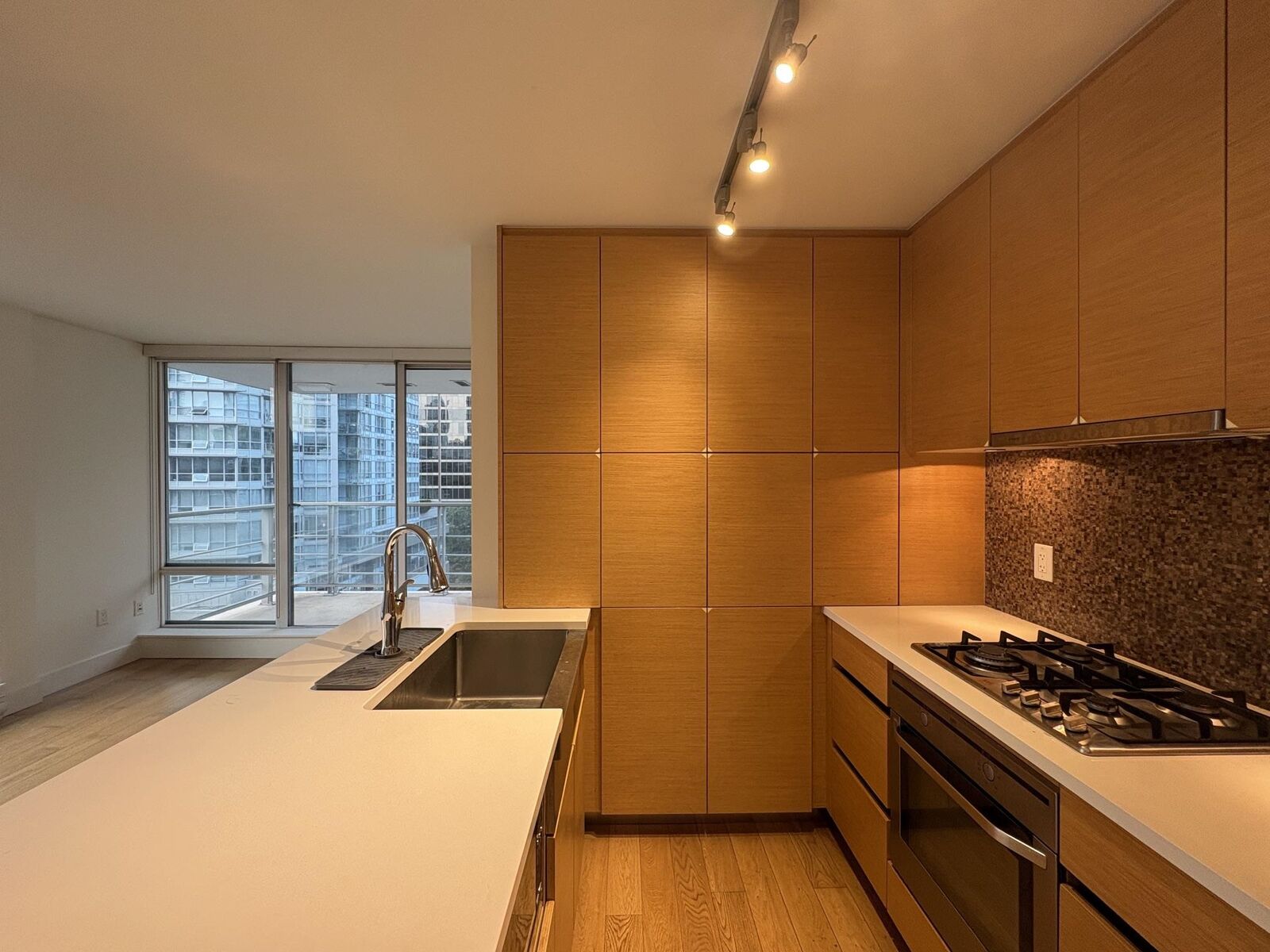 Property Photo:  565 Smithe Street 1205  BC V6B 0E4 