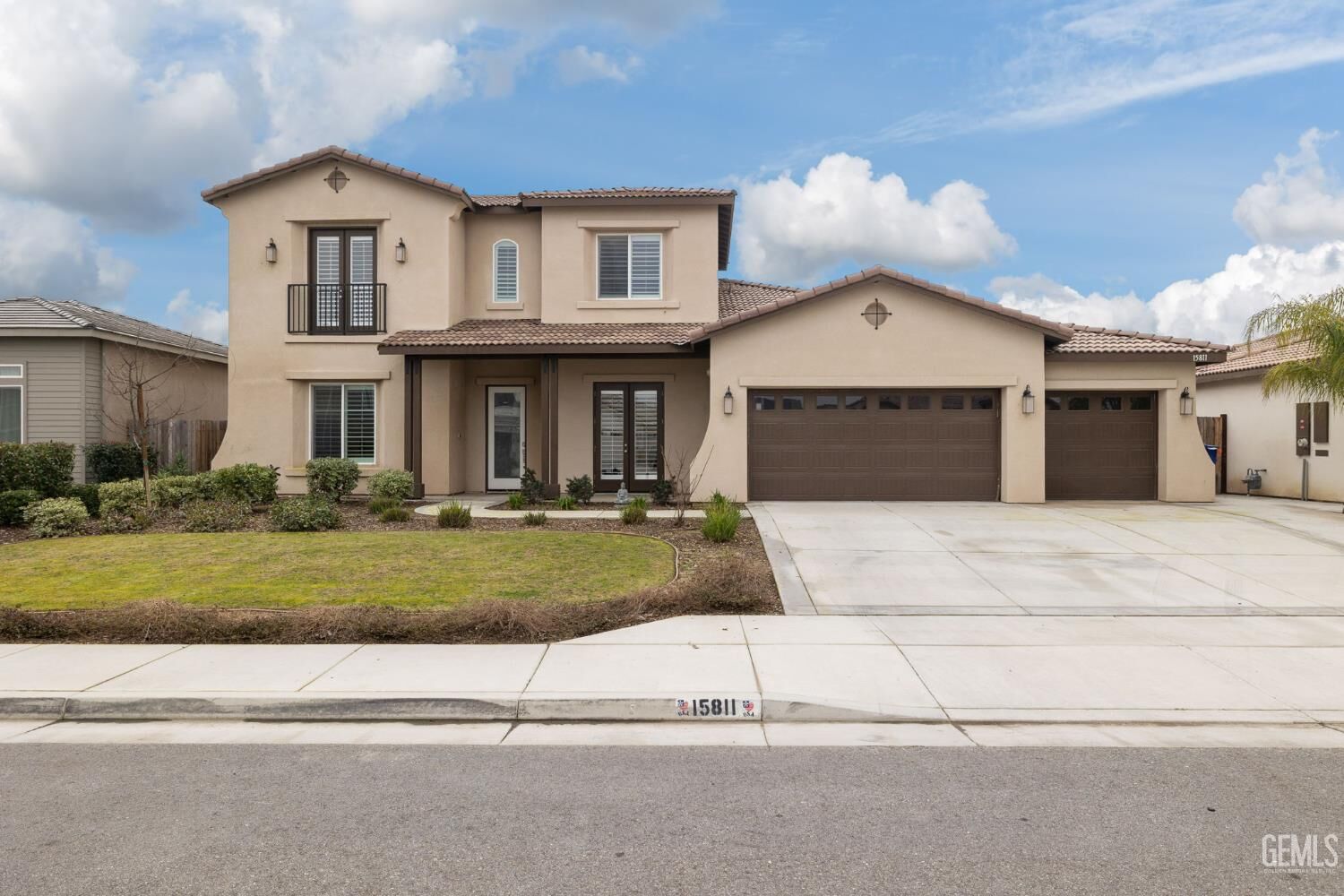 Property Photo: 15811 Waterford Street CA 93314