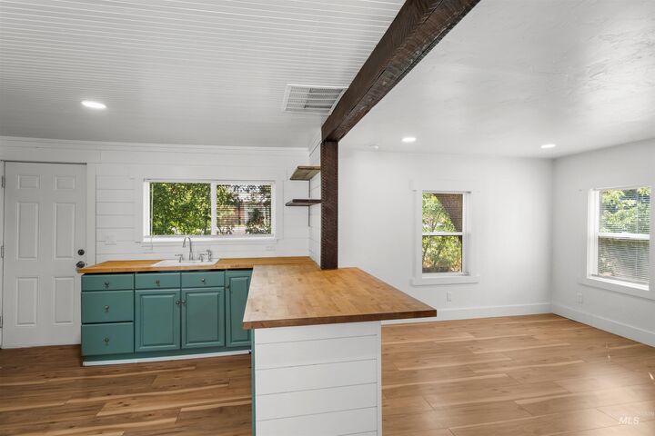 Property Photo: 109 S Main Street ID 83612