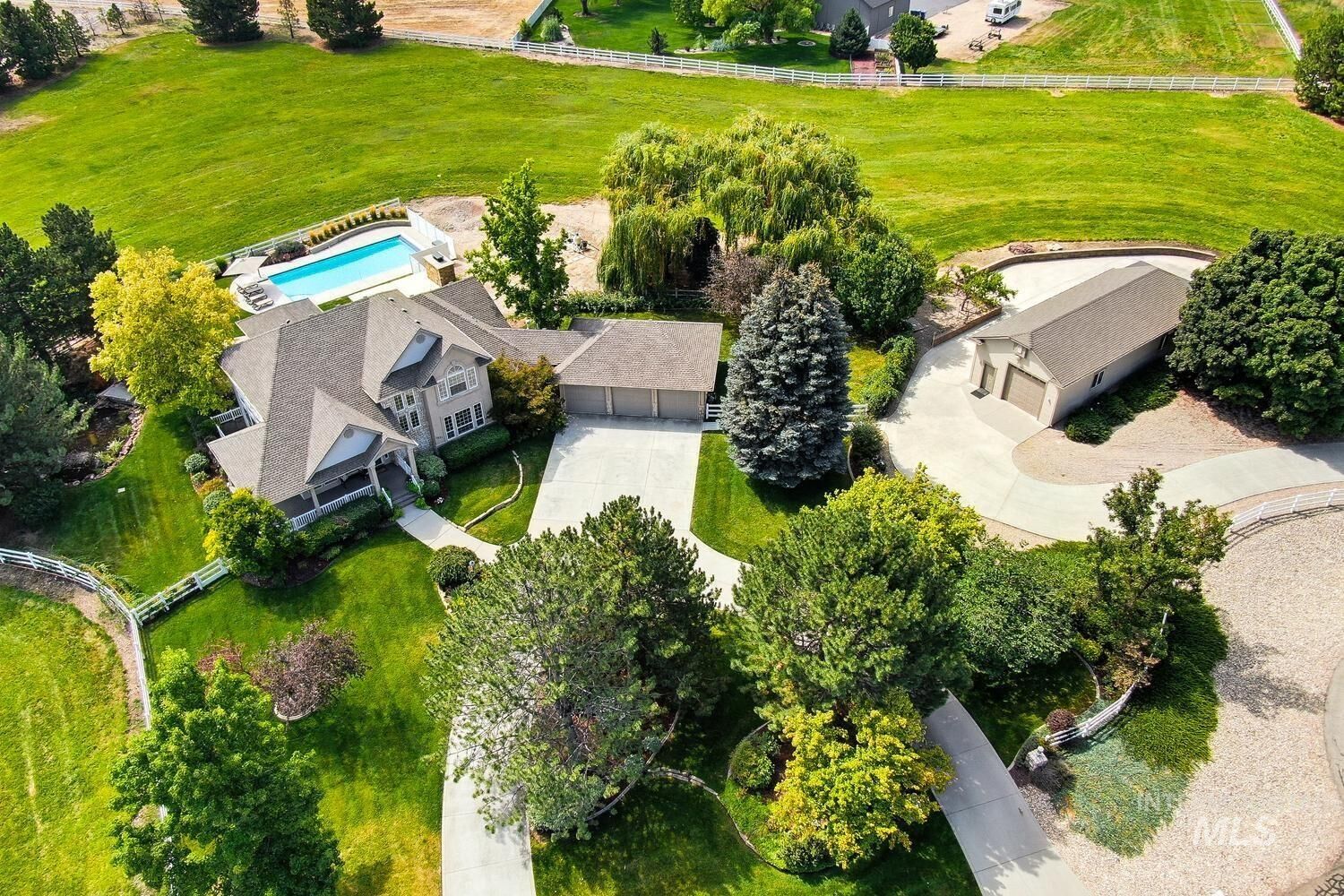 Property Photo:  1821 W Verneal Ct  ID 83642 