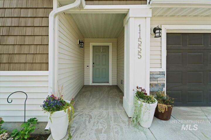 Property Photo: 11555 Stockbridge Way ID 83605