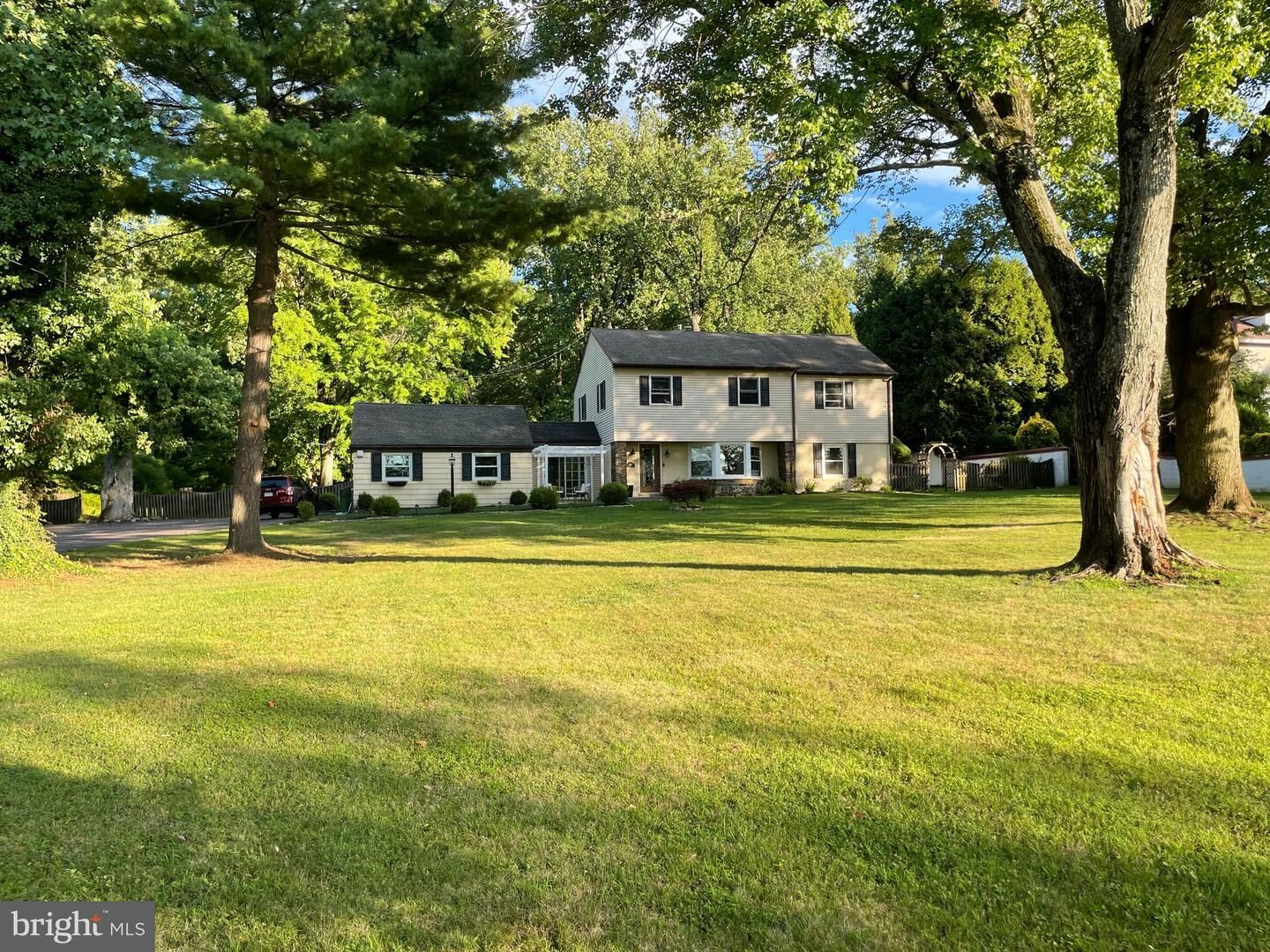 Property Photo: 1305 Twining Road PA 19025
