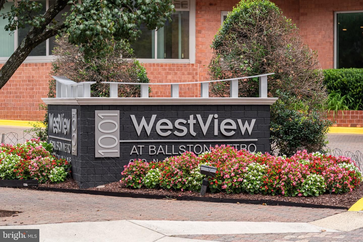 Property Photo: 1001 N Vermont Street 905 VA 22201