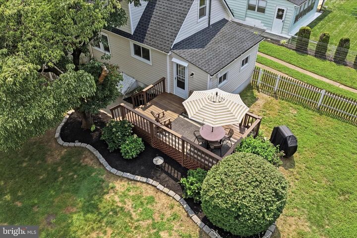 Property Photo:  30 Hill Avenue  PA 19067 