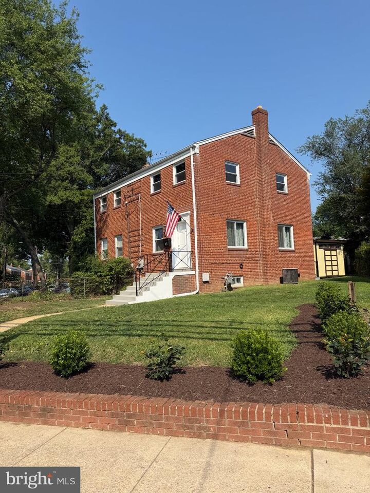 Property Photo:  113 S Gordon Street  VA 22304 