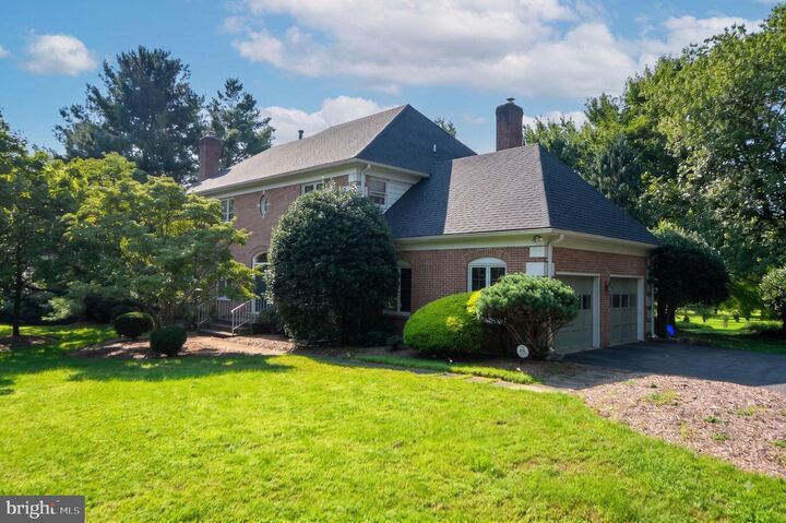 Property Photo:  26 Holly Leaf Court  MD 20817 