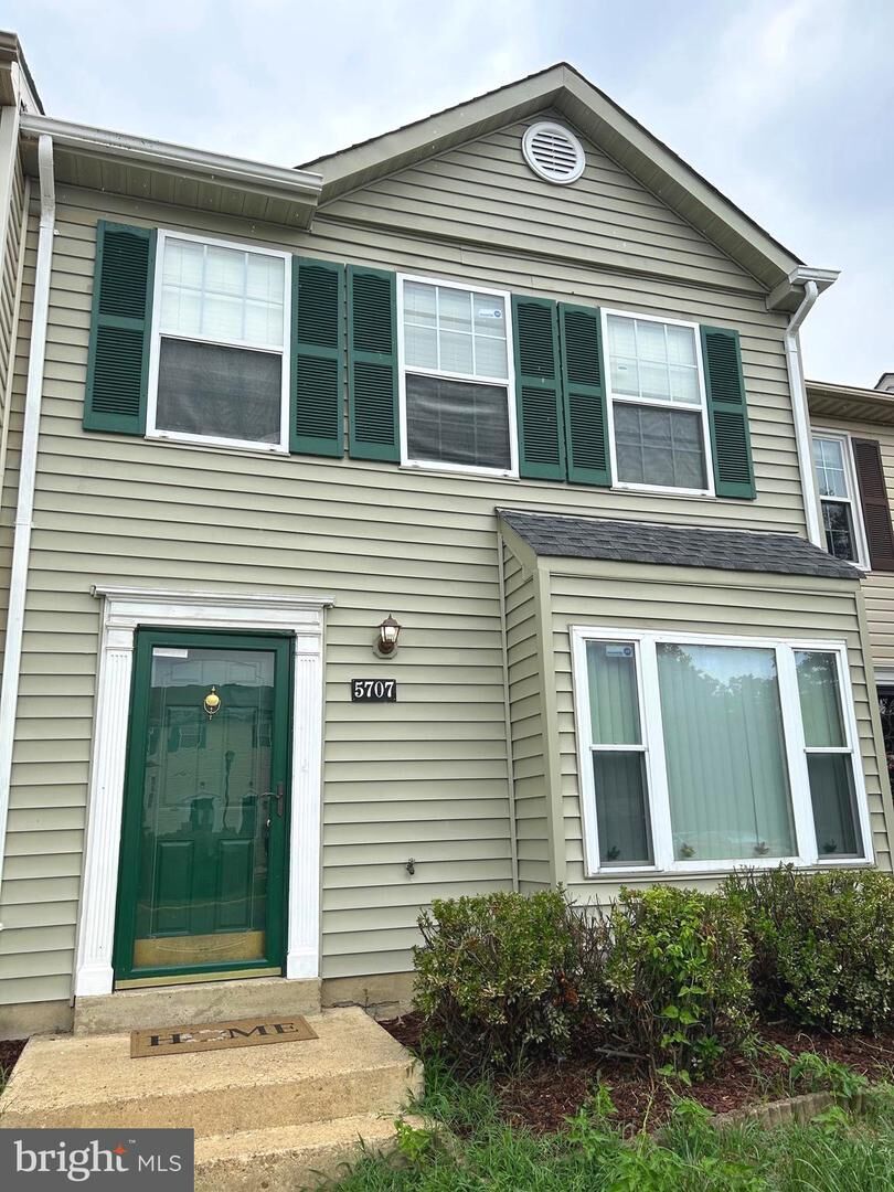 Property Photo:  