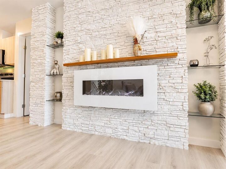 Property Photo: 1355 Lee Boulevard MB R3T 4X3