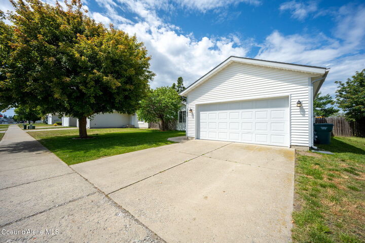 Property Photo:  11850 N Stinson Loop  ID 83835 