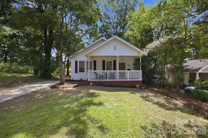 Property Photo:  1534 Jennings Street  NC 28216 