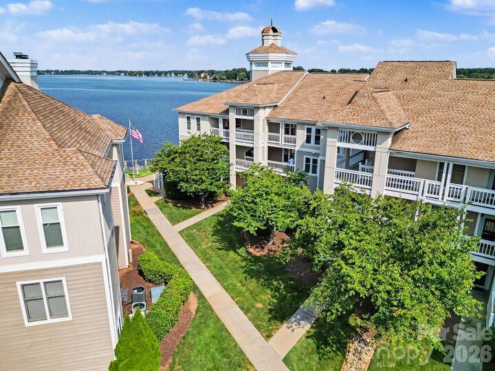 Property Photo:  18613 Vineyard Point Lane  NC 28031 