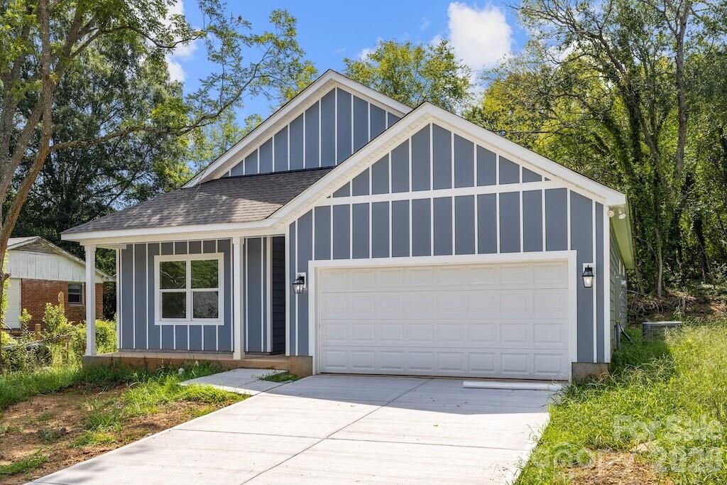 Property Photo:  505 E Dunlap Street  SC 29720 