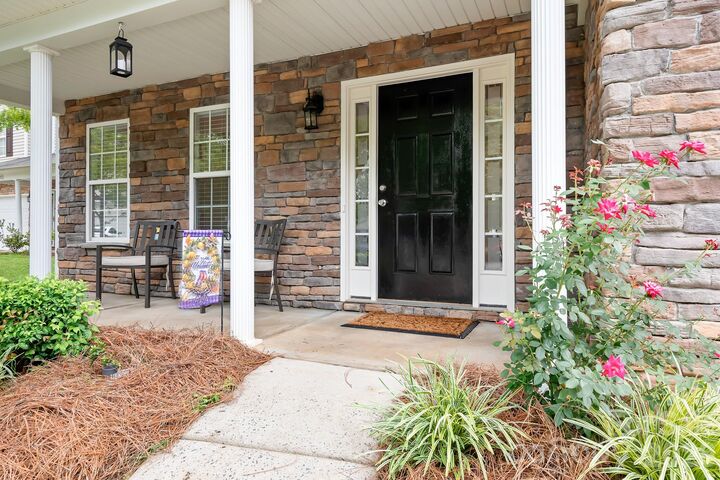 Property Photo:  19300 Kanawha Drive  NC 28031 
