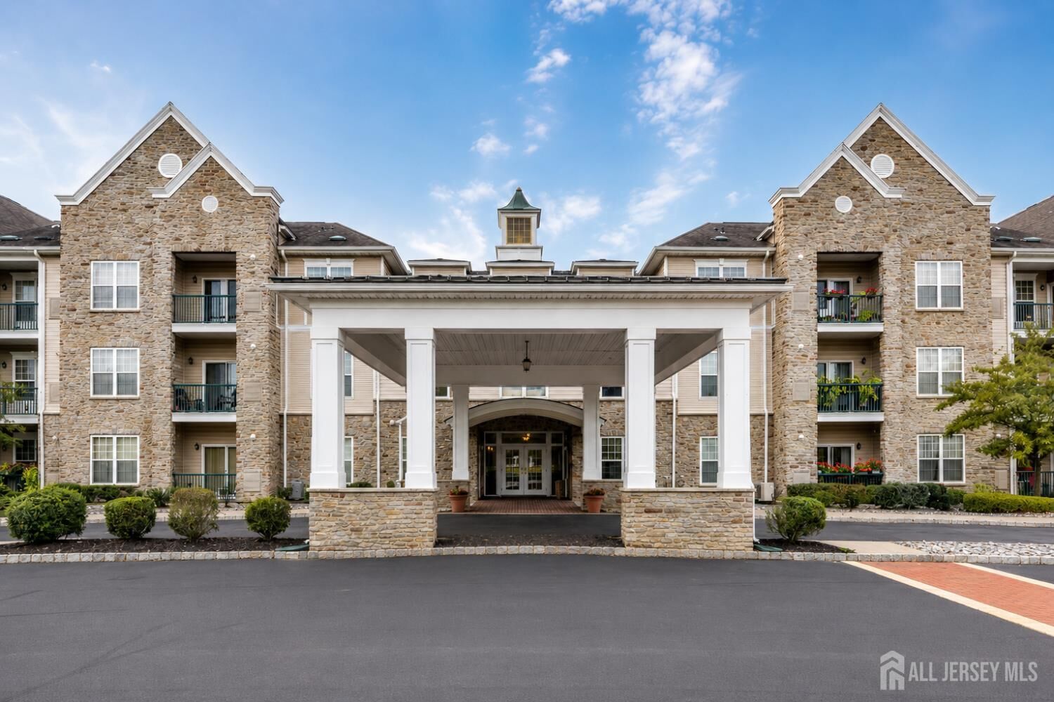 Property Photo:  100 Middlesex Boulevard 341  NJ 08536 