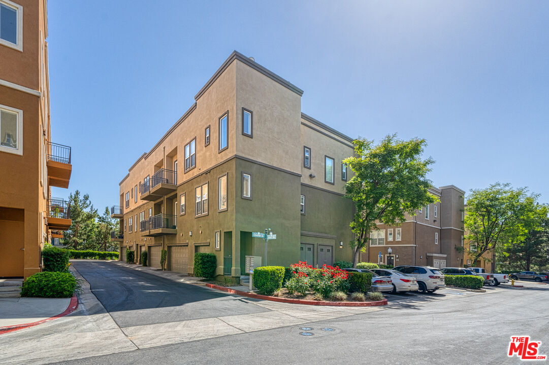 Property Photo: 1133 Jewett Dr CA 92833