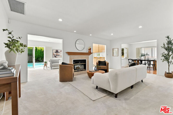 Property Photo: 5071 Gaynor Ave CA 91436