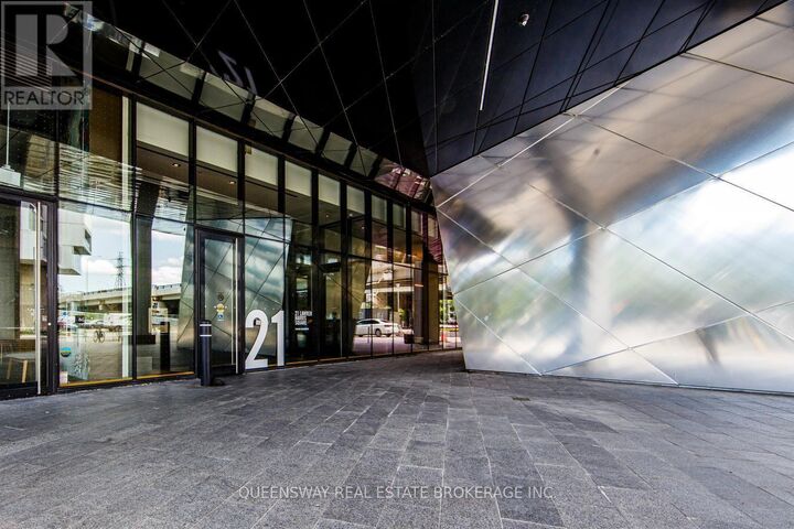 Property Photo:  21 Lawren Harris Square 812  ON M5A 1T4 