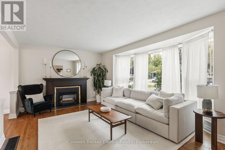 Property Photo:  326 Cochrane Street  ON L1N 5J3 