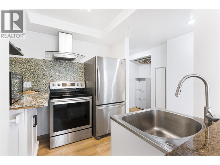 Property Photo: 1050 Burrard 1406 BC V6Z 2S3
