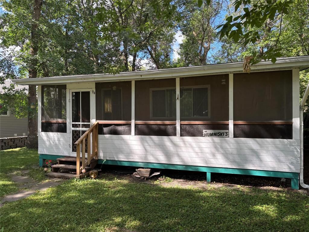 Property Photo: 94 Chestnut Street MB R0C 3G0