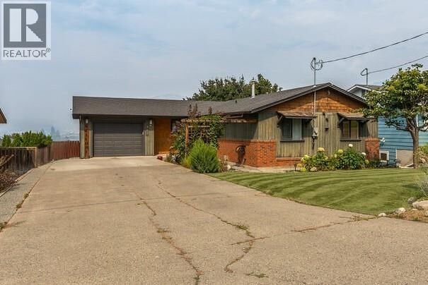 Property Photo: 760 Arbutus Street BC V2C 5W5